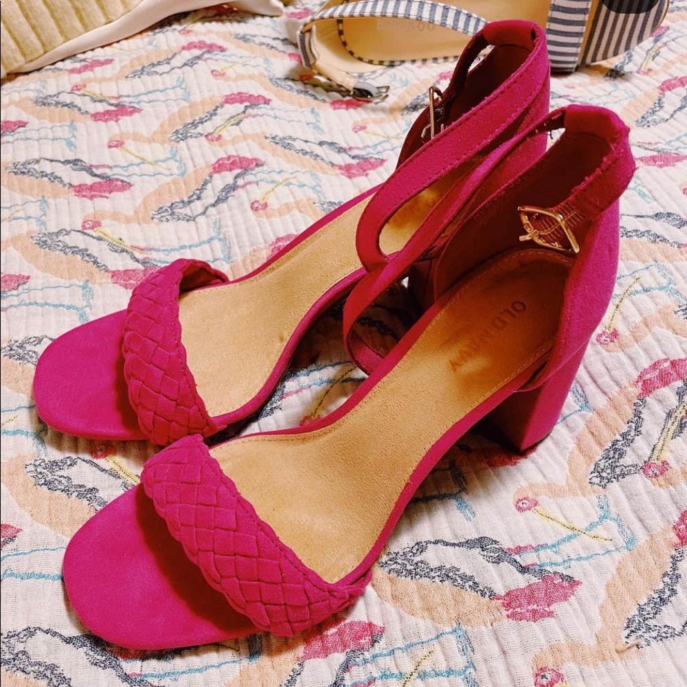 Old Navy sandal block heels